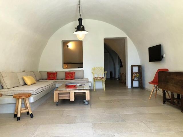 Mantilida Villa Emporio  Exteriör bild