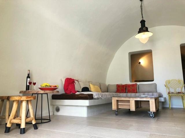 Mantilida Villa Emporio  Exteriör bild